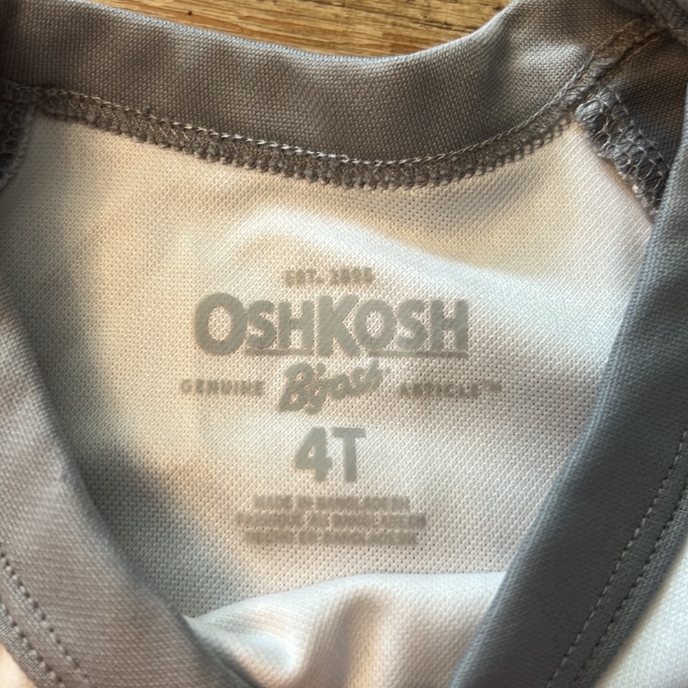 Matching OshKosh set - Picture 4 of 5